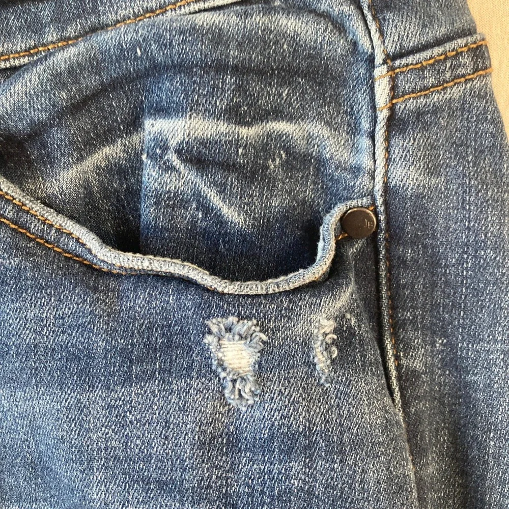 Judy Blue Women 14W Capri Fit Jeans Distressed Medium Wash 20